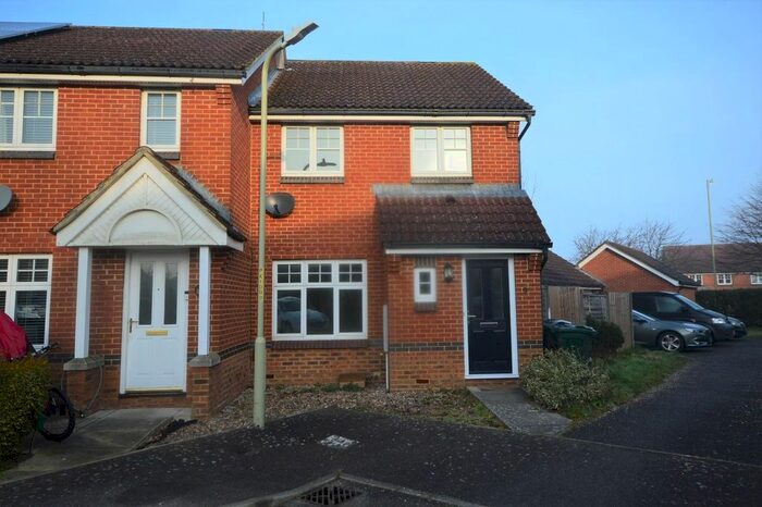 3 Bedroom Semi-Detached House To Rent In Pantheon Gardens, Kingsnorth, Ashford, TN23