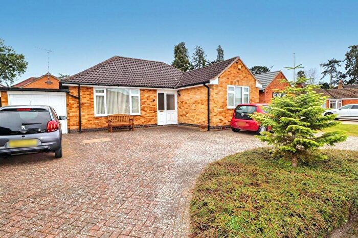 3 Bedroom Detached Bungalow For Sale In Eden Croft, Kenilworth, CV8