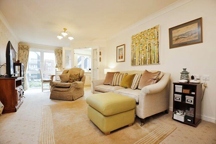 2 Bedroom Retirement Property For Sale In Hathaway Court, Stratford-upon-Avon, CV37