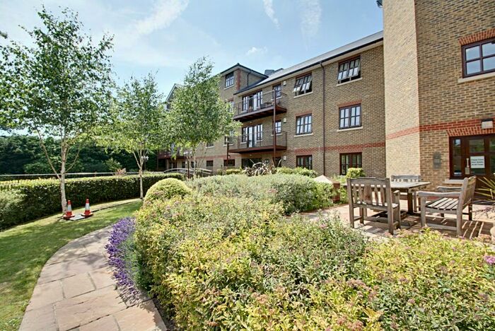 2 Bedroom Flat To Rent In Wynsmere Court, Green Dragon Lane, Winchmore Hill, N21