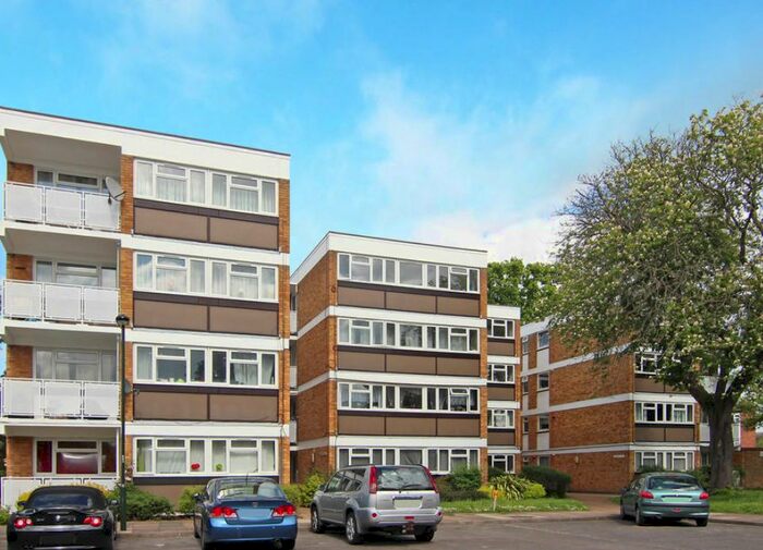 2 Bedroom Flat To Rent In Harlequin Road, Teddington TW11