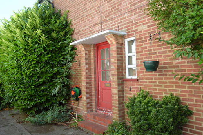 2 Bedroom Maisonette To Rent In Upfield, Horley, RH6