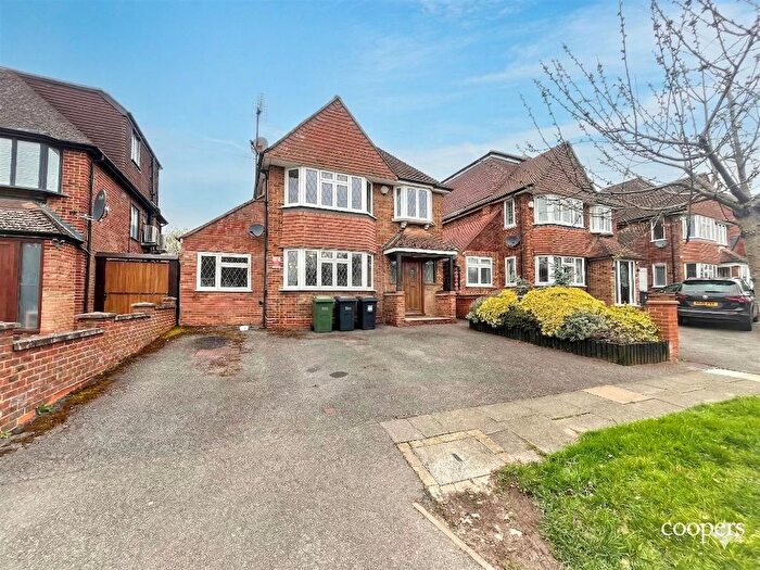 5 Bedroom Detached House To Rent In St Georges Drive, Ickenham, UB10