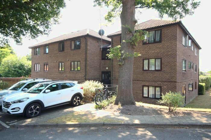 1 Bedroom Flat To Rent In Calluna Court, Woking, GU22