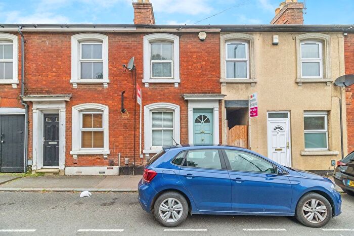 2 Bedroom Terraced House For Sale In Church Street, Leighton Buzzard, Bedfordshire, LU7