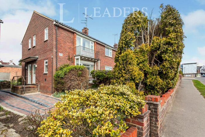 2 Bedroom Flat To Rent In Queensway, Horsham, RH13