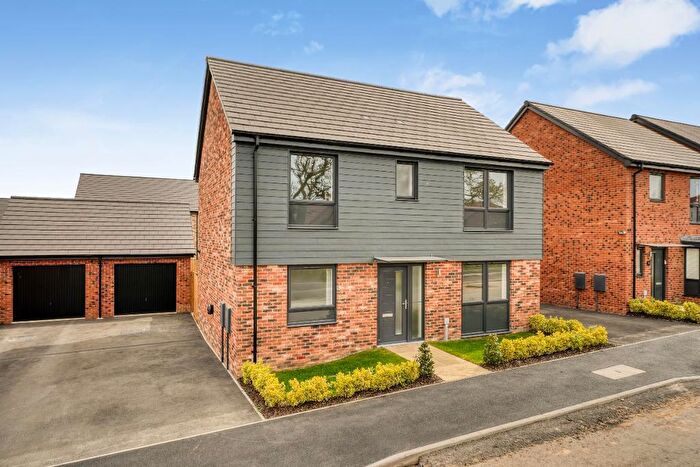 4 Bedroom Detached House For Sale In Rambouillet Drive, Whitehouse Park, Milton Keynes, Buckinghamshire, MK8