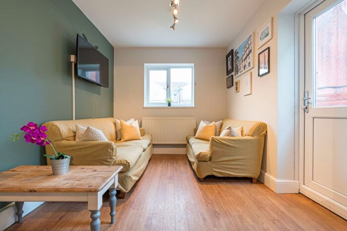 7 Bedroom Terraced House To Rent In Fawcett Road, Portsmouth, PO4