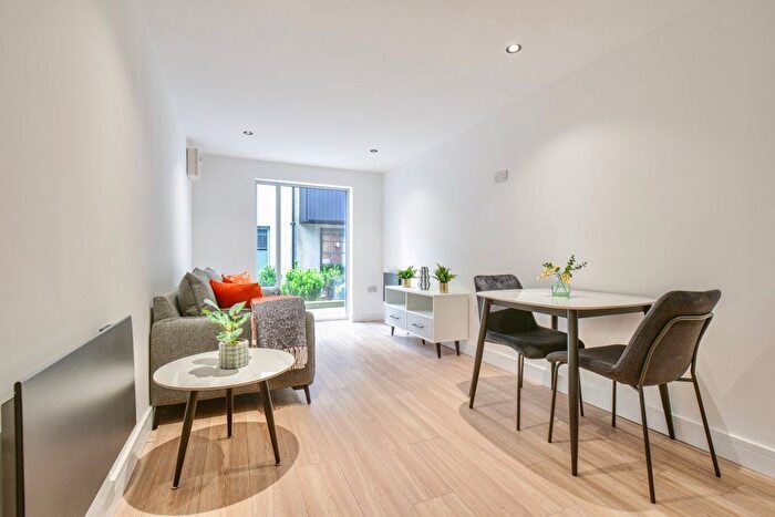 1 Bedroom Flat To Rent In Briggate, Leeds, LS1