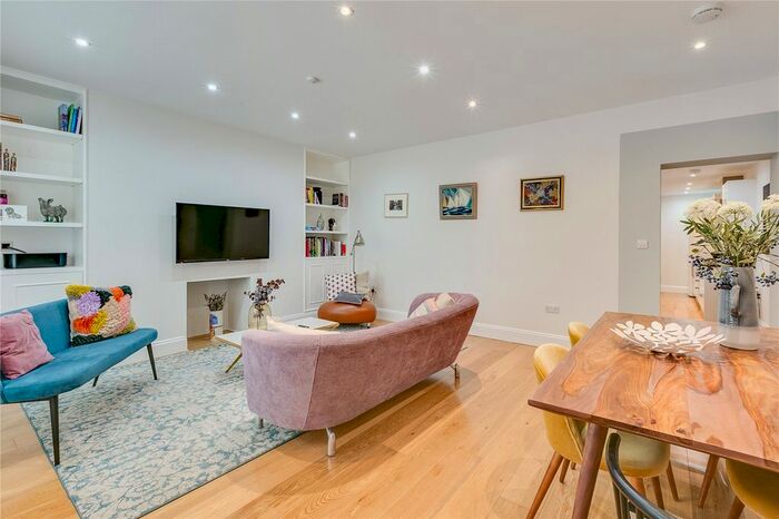 3 Bedroom Flat To Rent In Clanricarde Gardens, London, W2