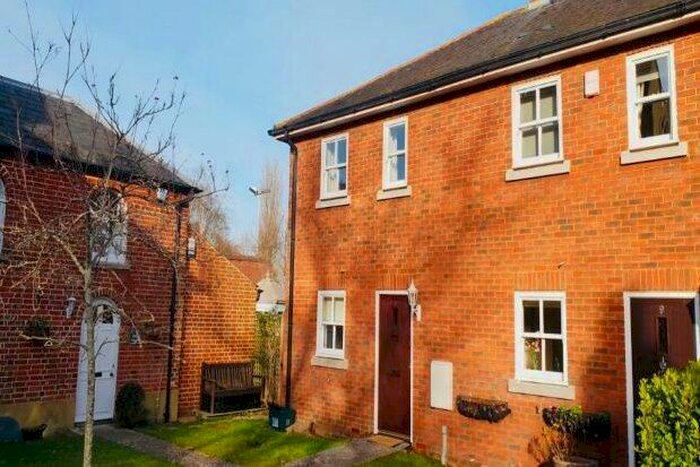 2 Bedroom End Of Terrace House To Rent In The Cloisters, Christchurch, BH23