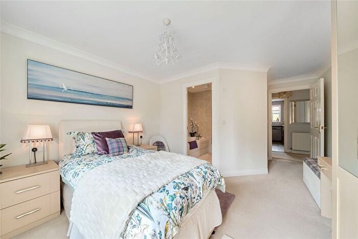 2 Bedroom Flat To Rent In Chichester House, Hillcroft Close, Lymington, SO41