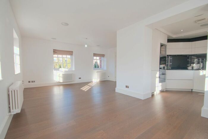 2 Bedroom Flat To Rent In Roehampton House, Vitali Close, Putney, London, SW15