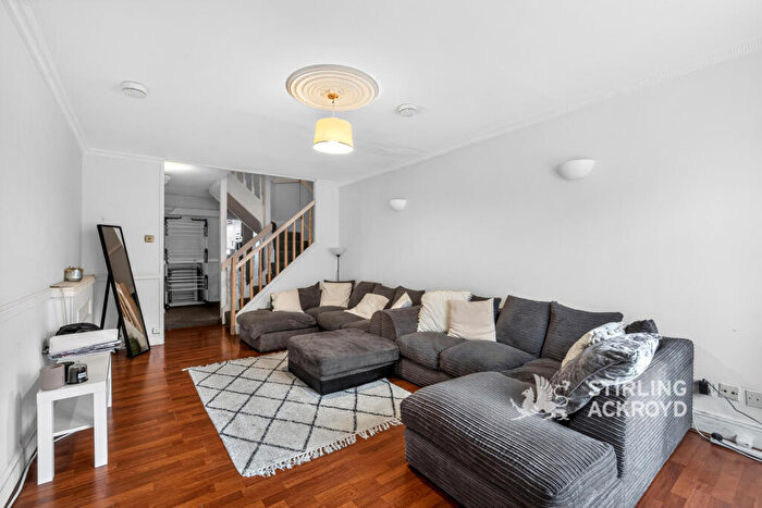 4 Bedroom Terraced House To Rent In Copenhagen Street, London, N1