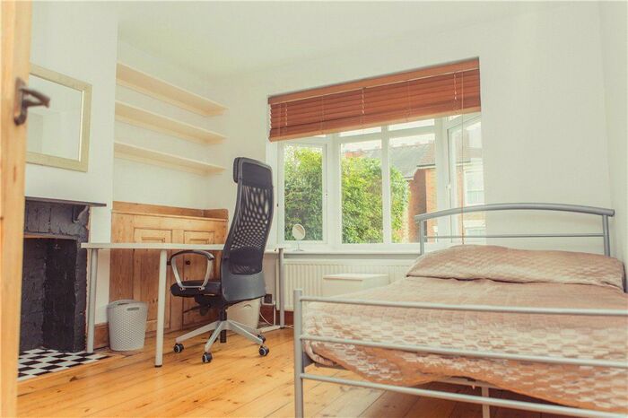 3 Bedroom Detached House To Rent In Ludlow Road, Guildford, Surrey, GU2