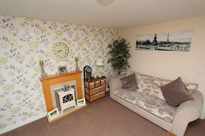 2 Bedroom Apartment To Rent In Shining Bank, Handsworth, S13