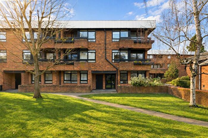 2 Bedroom Apartment For Sale In Holmes Court, Carlisle Avenue, St. Albans, Hertfordshire, AL3
