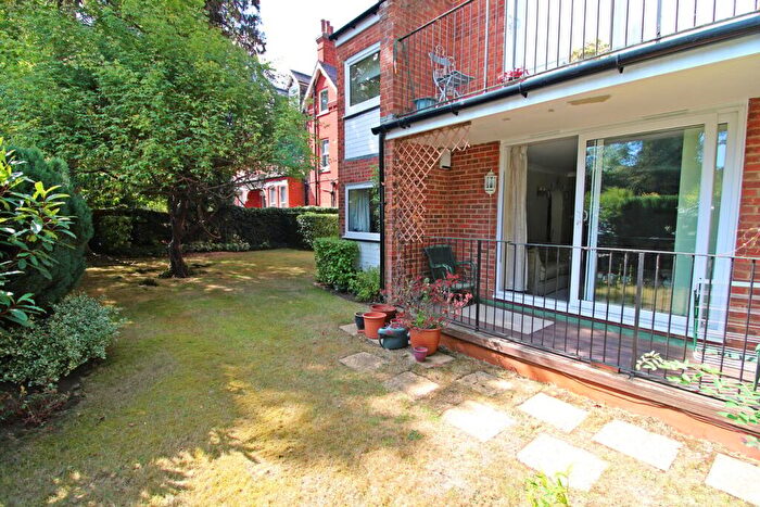 2 Bedroom Flat For Sale In Wickham Road, Beckenham, BR3