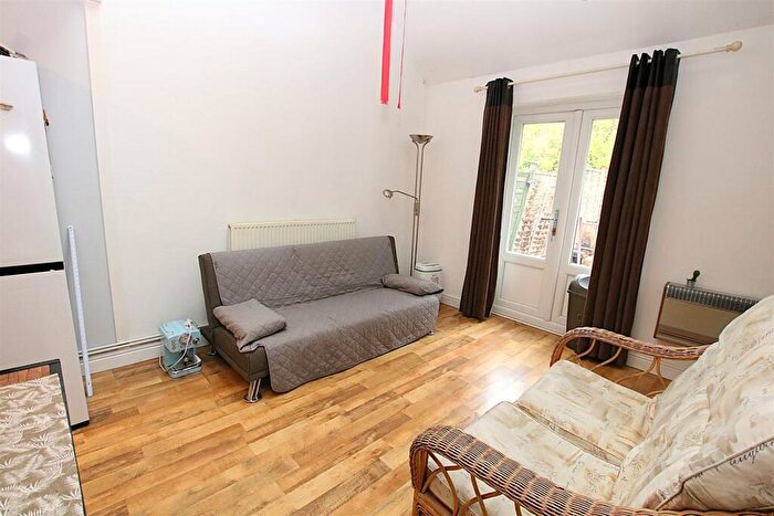 1 Bedroom End Of Terrace House For Sale In Linacre Close, Watermeadow, NN3