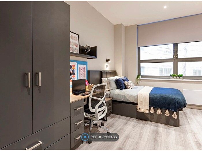 Studio To Rent In London, London, WC2B