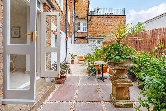 2 Bedroom Flat For Sale In Courthope Road, Hampstead, NW3