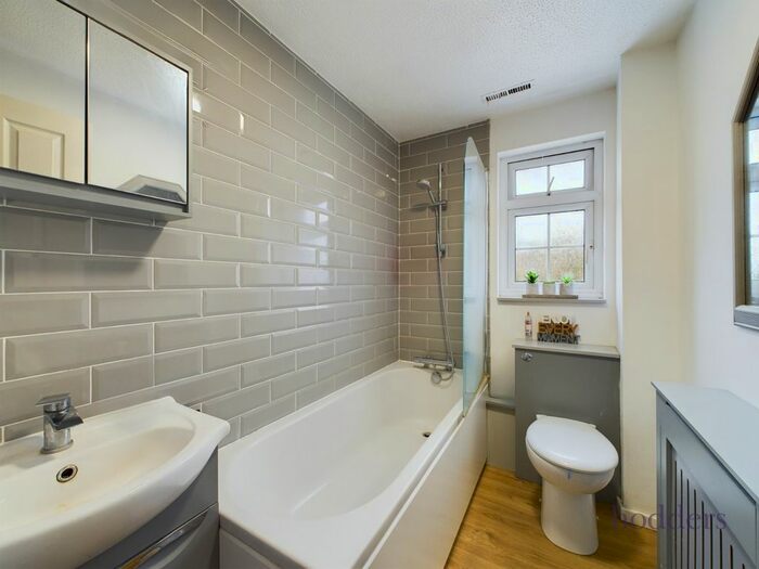 3 Bedroom End Of Terrace House For Sale In Hazelbank Road, Chertsey, Surrey, KT16