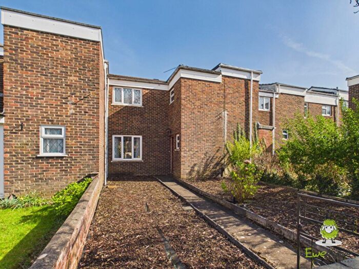 3 Bedroom Terraced House For Sale In Shelley Close, Basingstoke, Hampshire, RG24