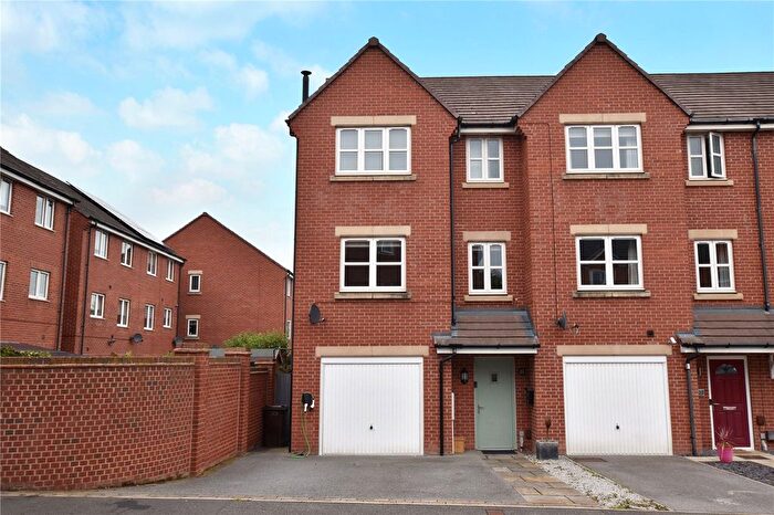 5 Bedroom Town House For Sale In Scampston Drive, East Ardsley, Wakefield, West Yorkshire, WF3