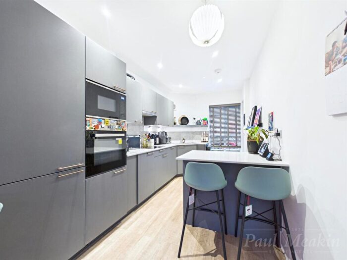 2 Bedroom House For Sale In Addington Road, South Croydon, CR2