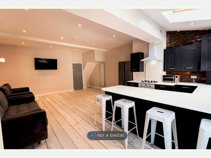 5 Bedroom Terraced House To Rent In Gainsborough Road, Liverpool L15