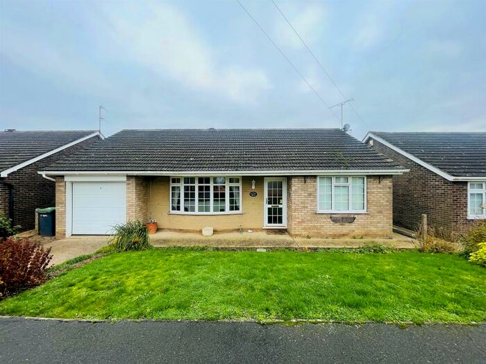 2 Bedroom Detached Bungalow For Sale In Viking Way, Metheringham, Lincoln, LN4