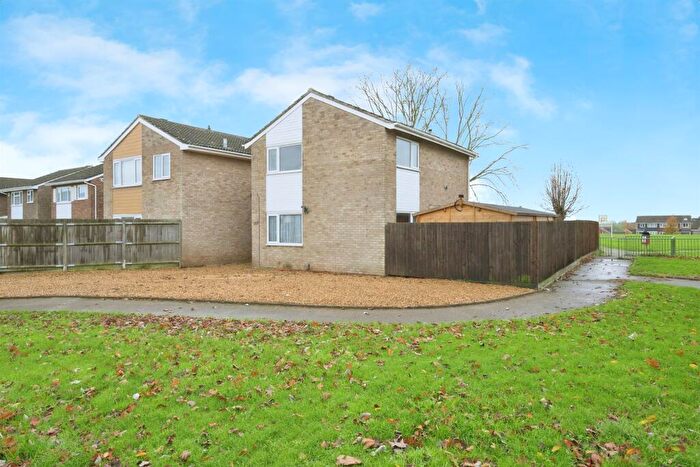 3 Bedroom Detached House For Sale In Obelisk Rise, Northampton, NN2