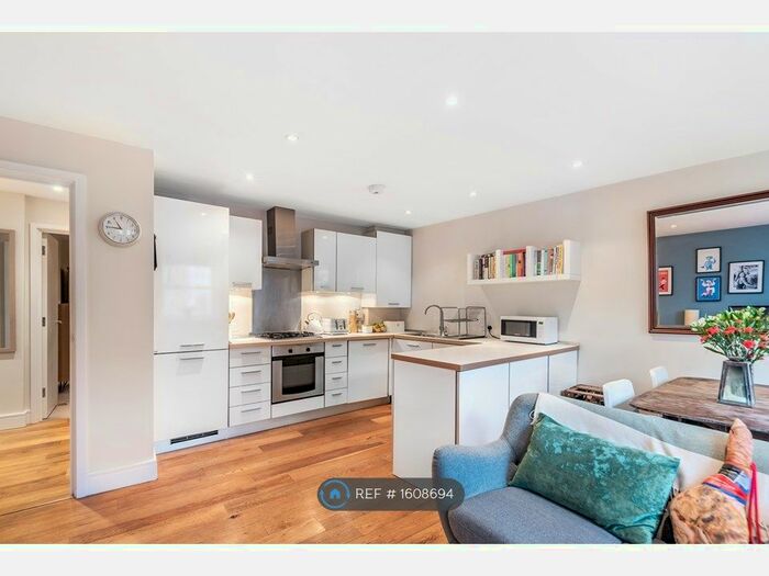 2 Bedroom Flat To Rent In Tulse Hill, London, SW2