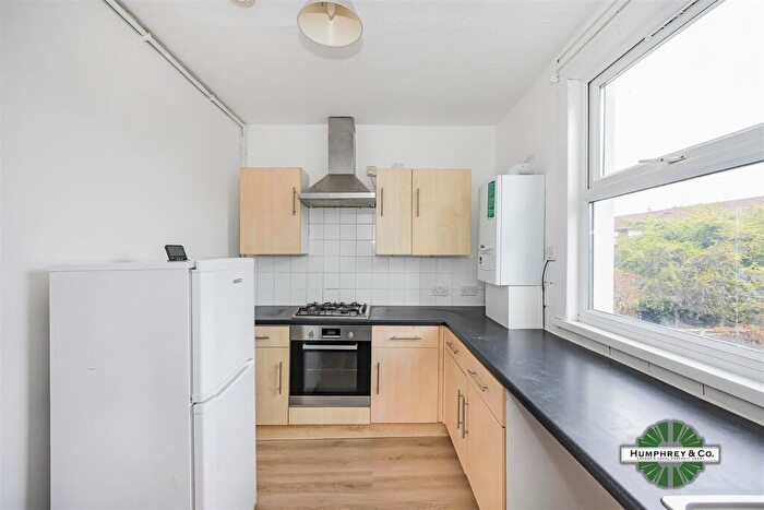 2 Bedroom Flat To Rent In Blurton Road, London, E5