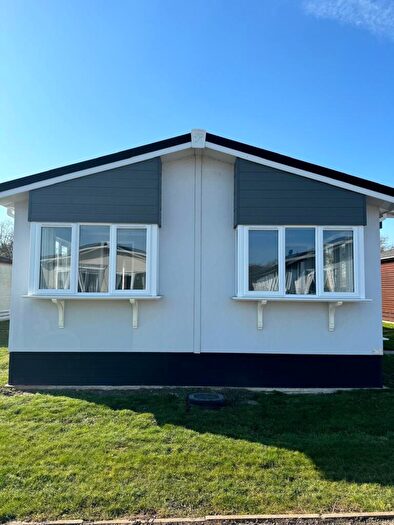 2 Bedroom Park Home For Sale In Ely, Cambridgeshire, CB6