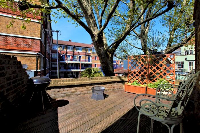 2 Bedroom Flat To Rent In Tower Bridge Road, London, SE1
