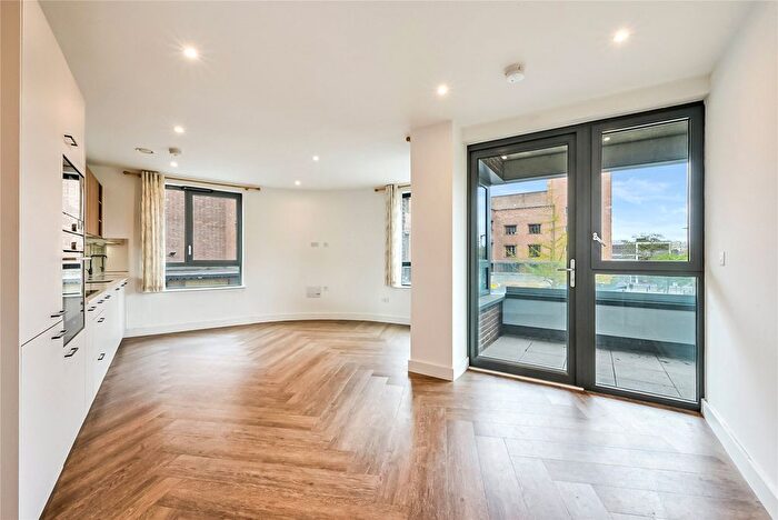 2 Bedroom Flat To Rent In Burney Street, London, SE10