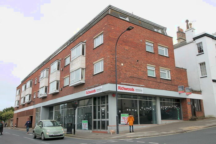 2 Bedroom Apartment To Rent In Melville Street, Ryde, PO33