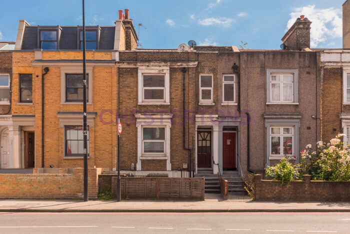 2 Bedroom Flat To Rent In New Cross Road, Surrey Quays, SE14