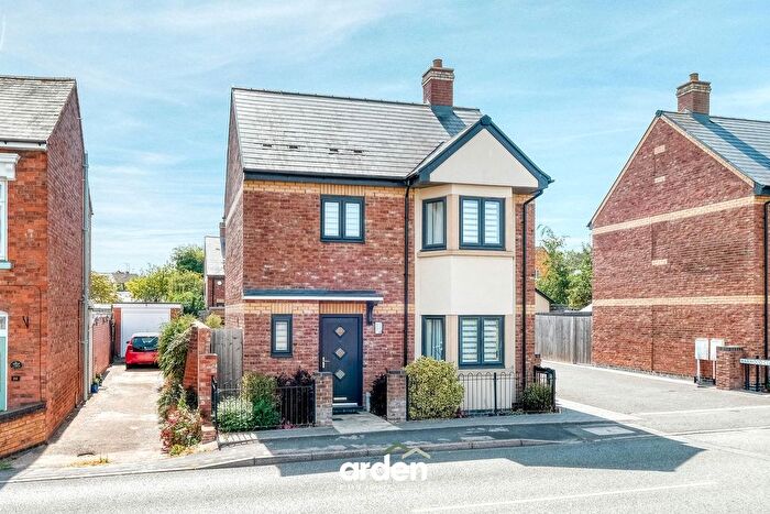 3 Bedroom Detached House For Sale In Station Road, Studley, B80