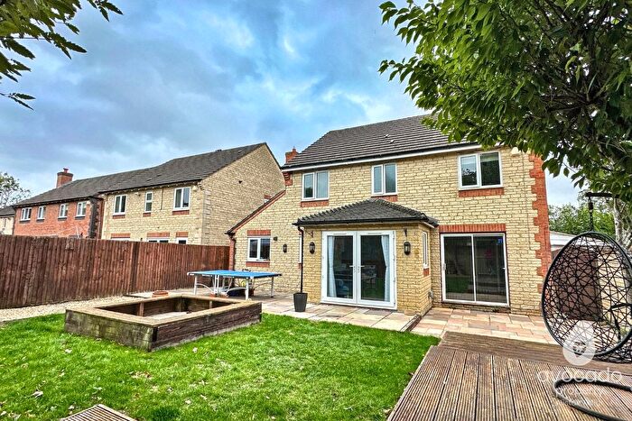 5 Bedroom Detached House For Sale In Lucerne Avenue, Bure Park, Bicester, OX26