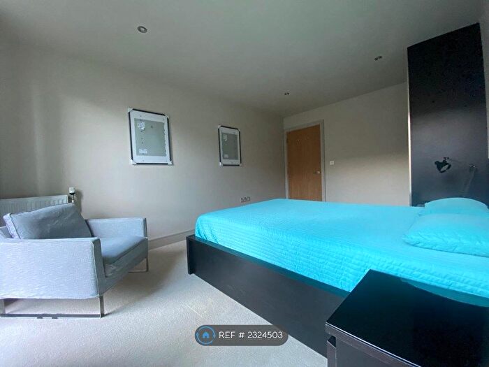1 Bedroom Flat To Rent In The Crescent, London, SE8