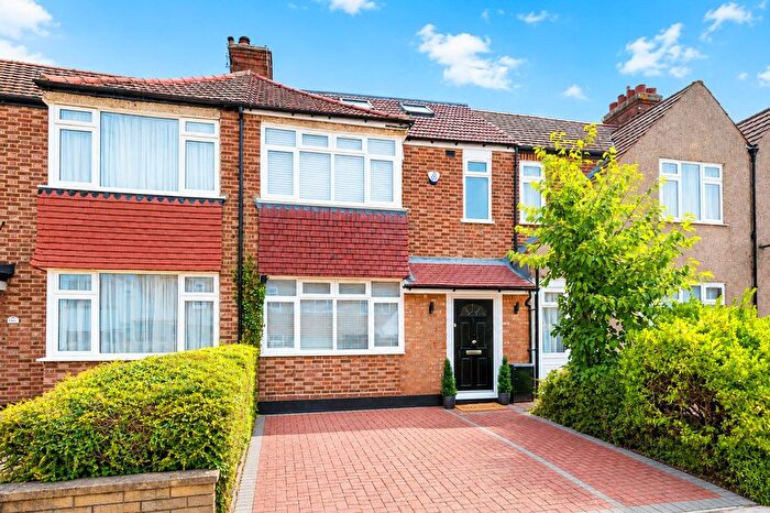 3 Bedroom Terraced House To Rent In Dale Close, Barnet, EN5