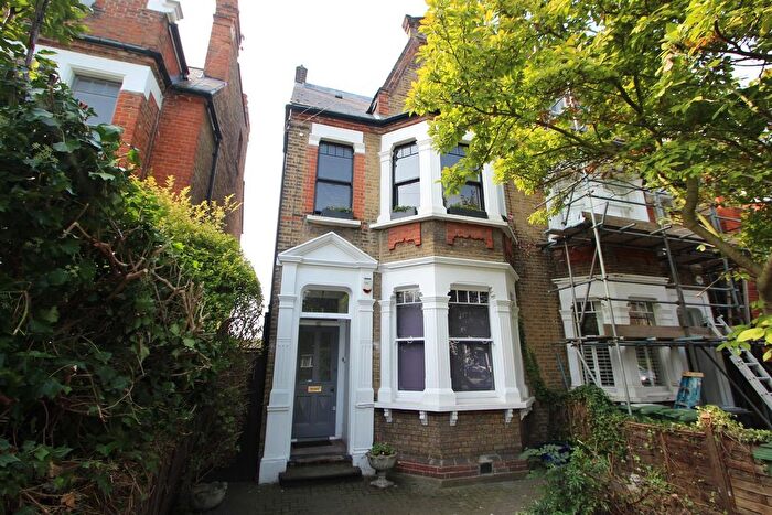 2 Bedroom Flat To Rent In Manor Park, London, SE13