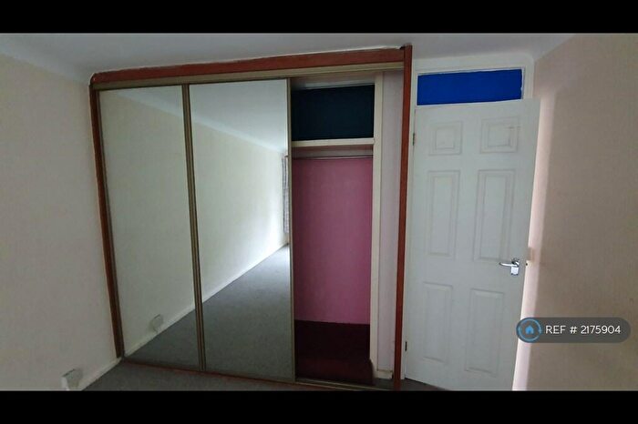 2 Bedroom Flat To Rent In Nash Square, Birmingham, B42