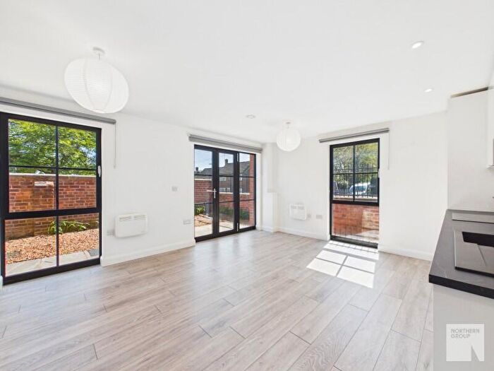 2 Bedroom Apartment To Rent In Prima Building :: Manchester, M4