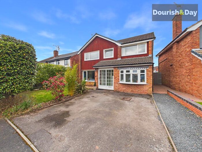 5 Bedroom Detached House For Sale In Braunton Avenue, Stafford, ST17