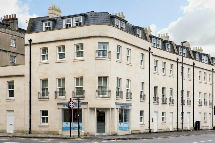 2 Bedroom Apartment To Rent In St. Georges Place, Bath, BA1