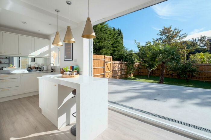 4 Bedroom End Of Terrace House To Rent In Edgehill Road, Mitcham, London, CR4