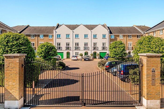 3 Bedroom Terraced House For Sale In Pavilion Square, Tooting, SW17